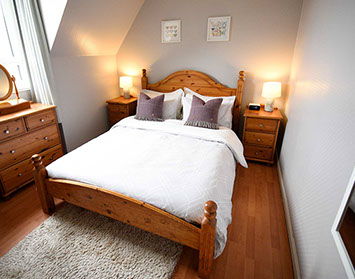 King Size Double Bed at Glas Eilean View Self Catering Accommodation in Dornie