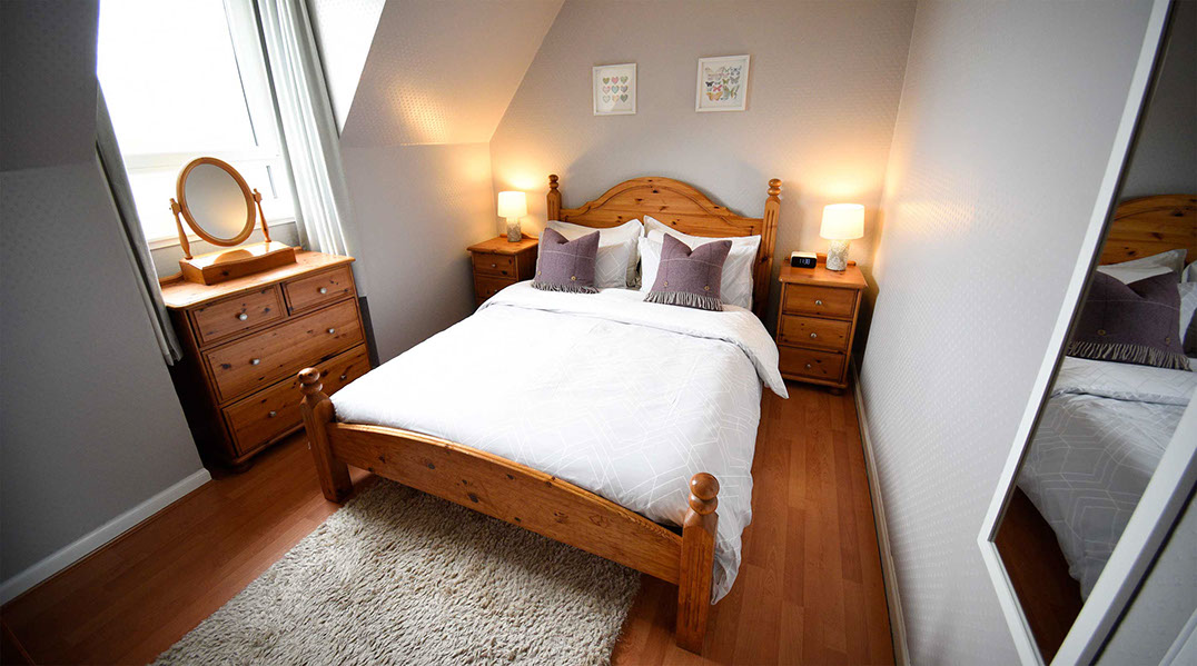 King Size Double Bed at Glas Eilean View Self Catering Accommodation in Dornie