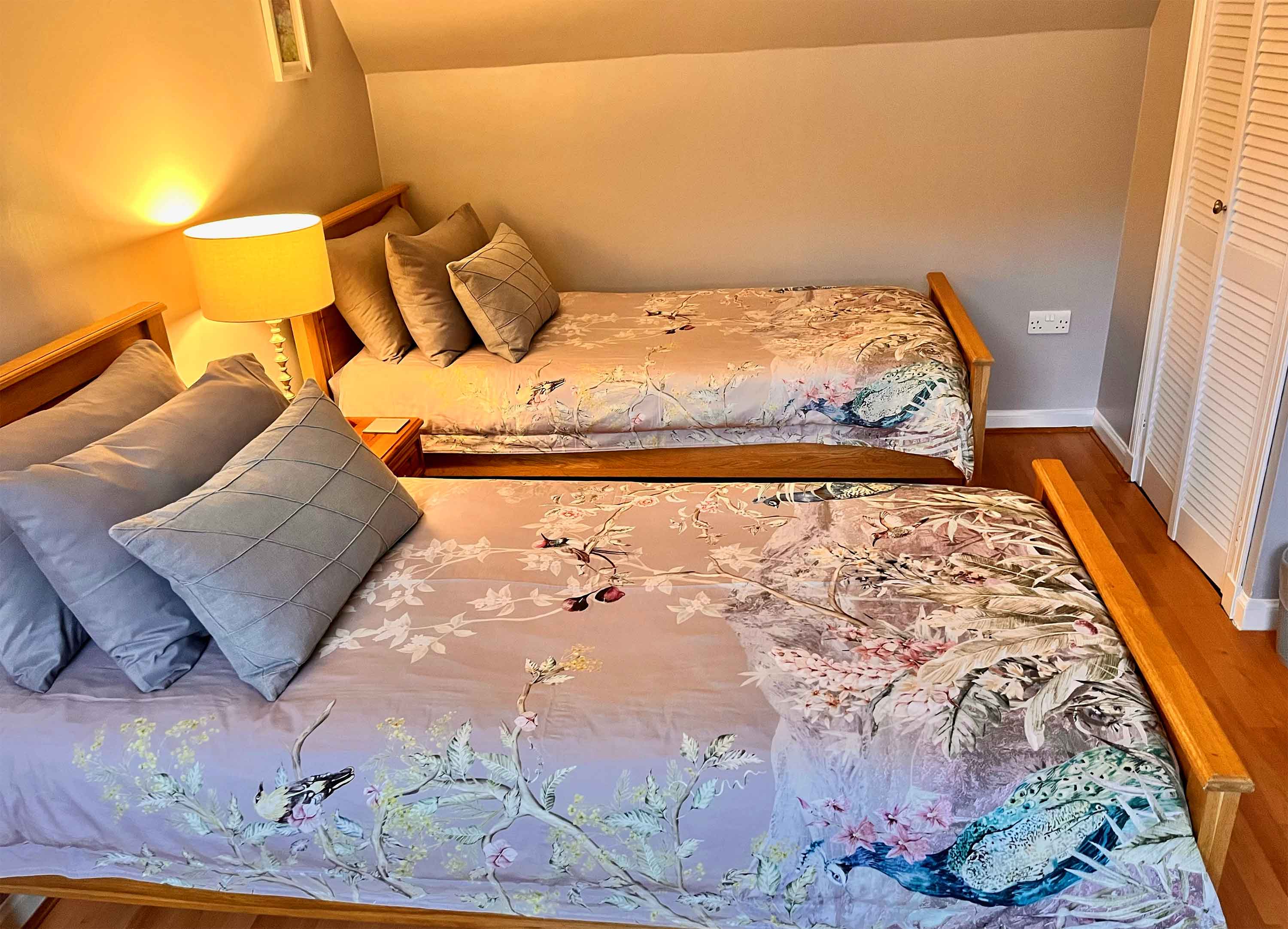 Twin Bed accommodation in Dornie at Glas Eilean View with private seating area